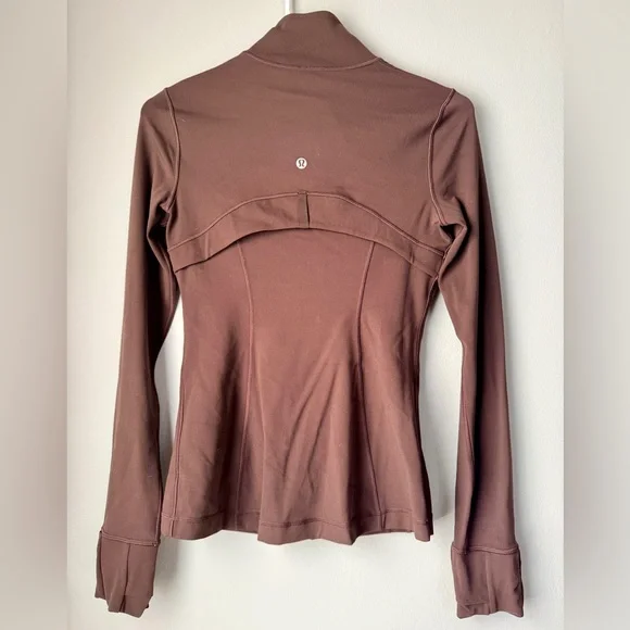 Lululemon Define Jacket in Luon fabric and the color Espresso size 4 - Picture 3 of 6